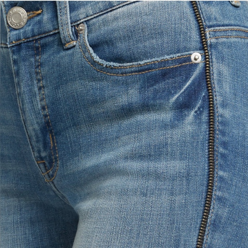 New York & Company Women’s MYA Curvy High-Waist Jeans - Light Blue